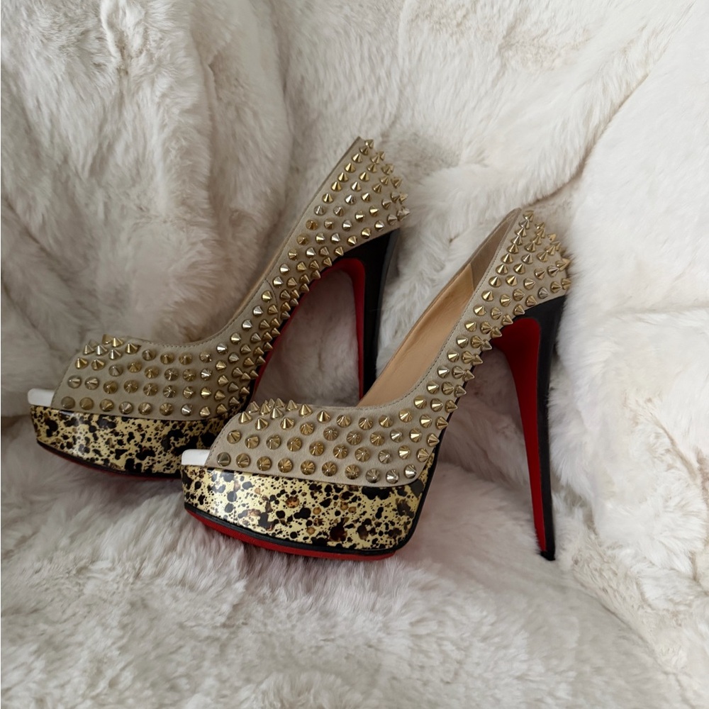 Christian Louboutin Platform Peep-Toe High Heels in Beige with Spikes